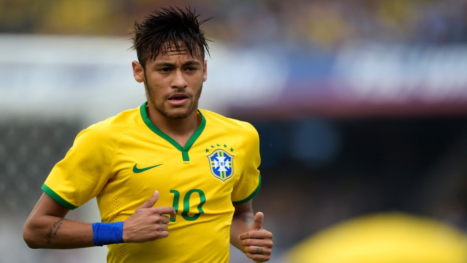 简：全黑队最具威胁的边锋之一，强大个人能力助力进攻，mf简黑