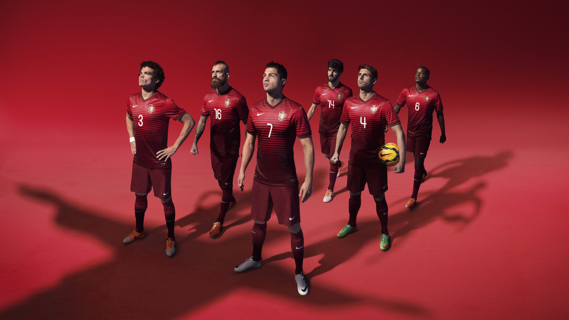 简：全黑队最具威胁的边锋之一，强大个人能力助力进攻，mf简黑